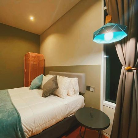 Apartment Sky By Monosuites Klcc Куала Лумпур Екстериор снимка