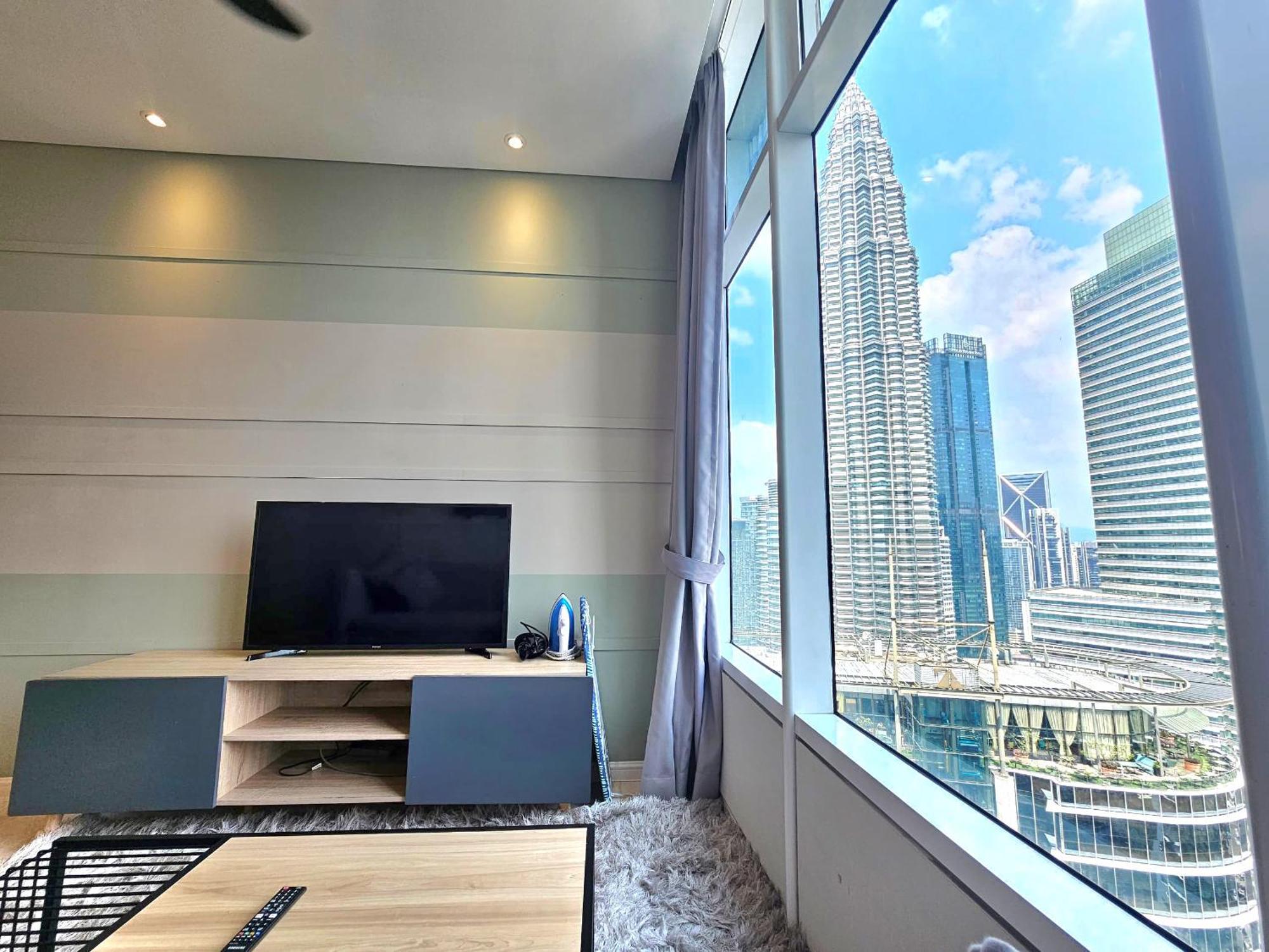 Apartment Sky By Monosuites Klcc Куала Лумпур Екстериор снимка